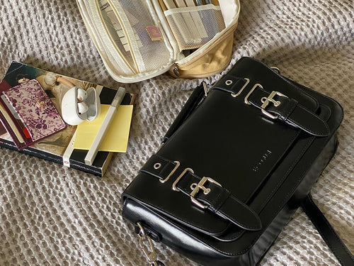 La Historia y el Regreso de los Bolsos Mensajero Retro